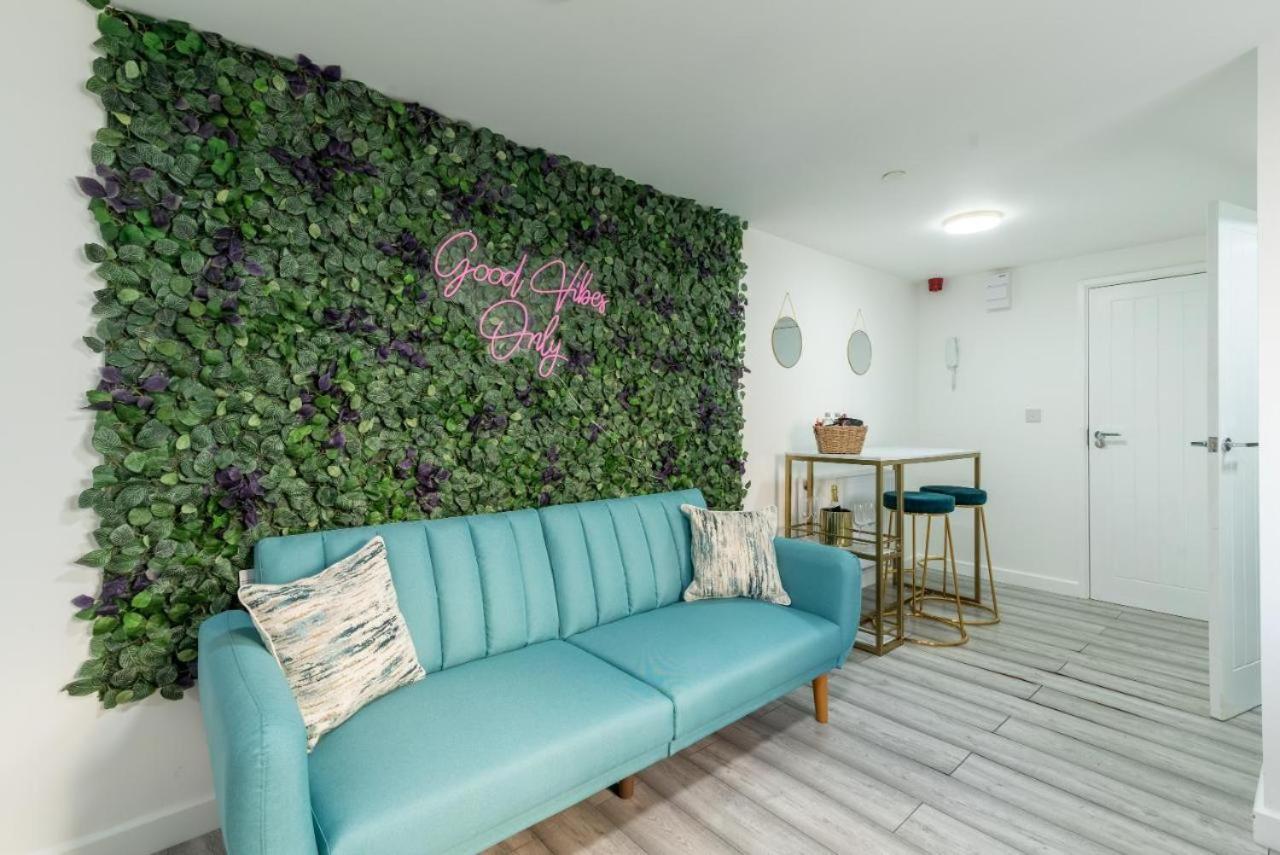 Cosy Cardiff Apartments - Garden Lounge المظهر الخارجي الصورة